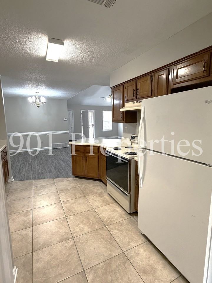 3638 Dawnridge Cv #1 - Photo 6 of 15