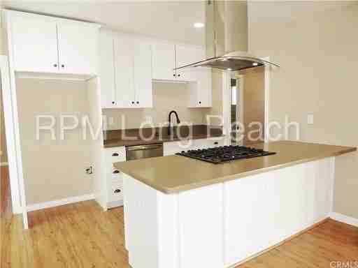 1457 Loma Ave #A - Photo 3 of 11