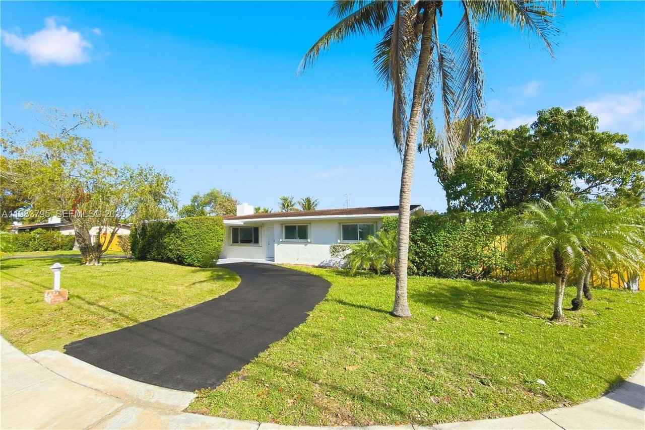 8501 Sw 128th St - Photo 5 of 28