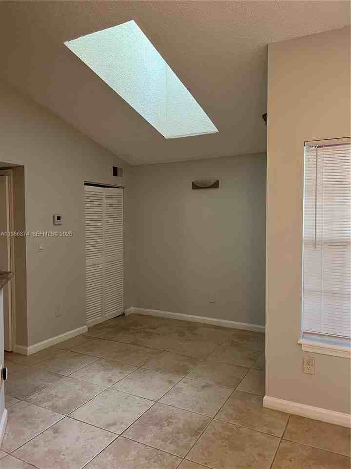 1385 Crystal Way #L - Photo 2 of 3