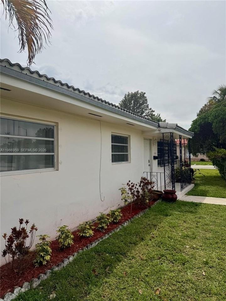 11201 Ne 3rd Ave - Photo 2 of 29