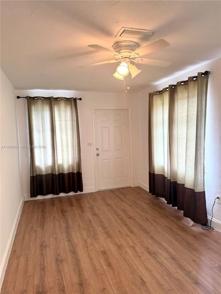 11201 Ne 3rd Ave - Photo 7 of 29