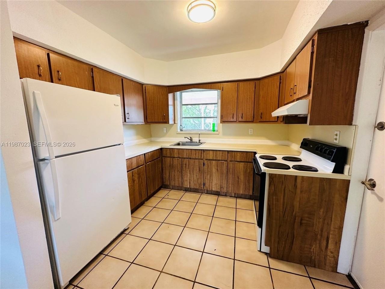 5705 Sw 39th St #NA - Photo 3 of 26