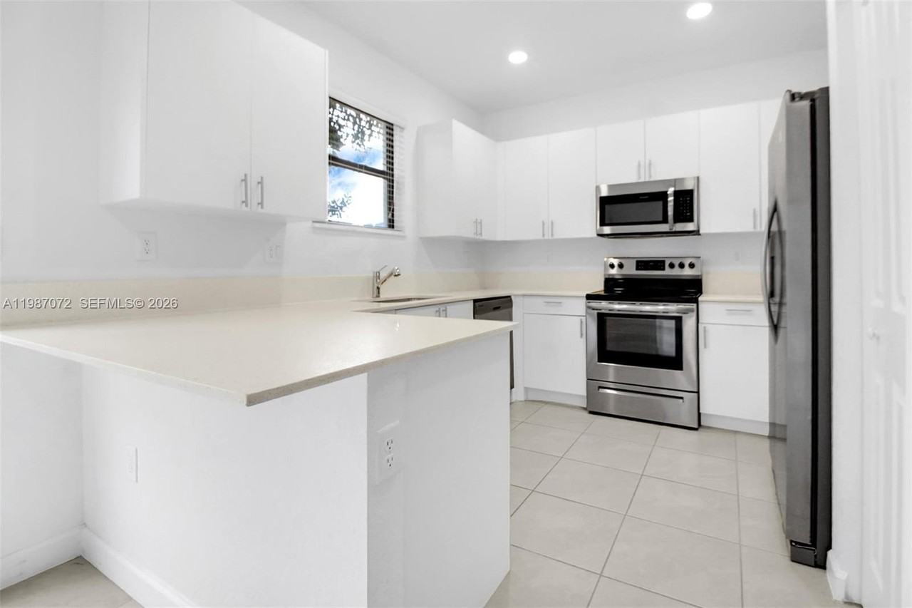 23521 Sw 129th Ave - Photo 5 of 38