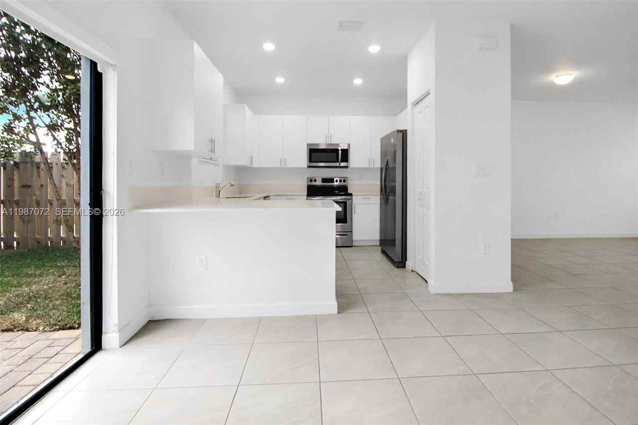 23521 Sw 129th Ave - Photo 6 of 38