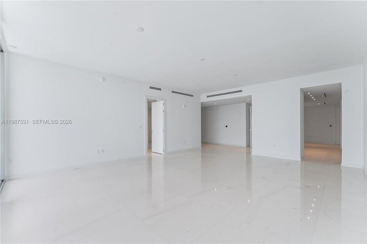 300 Biscayne Boulevard Way #5003 - Photo 6 of 50