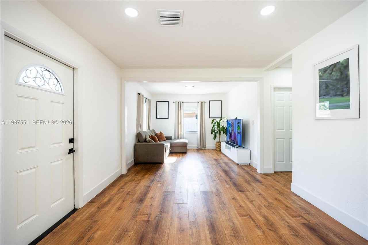 10050 Sw 171st St #10050 - Photo 5 of 33