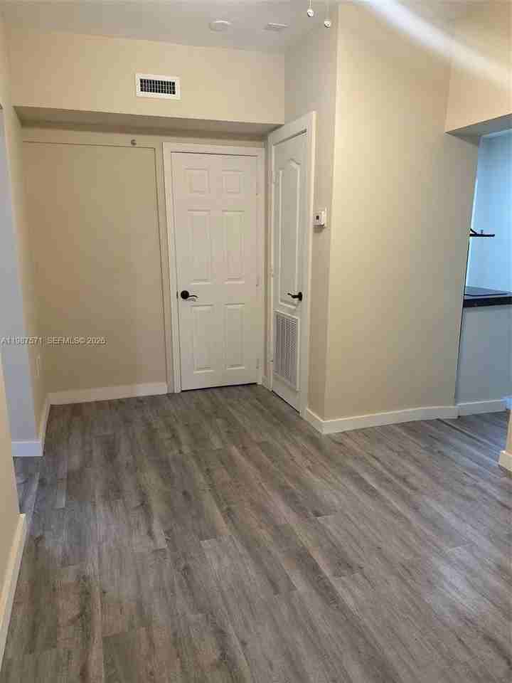 1101 Nw 32nd Pl #REAR - Photo 3 of 9