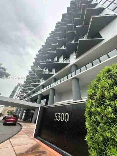 5300 Nw 85th Ave #409