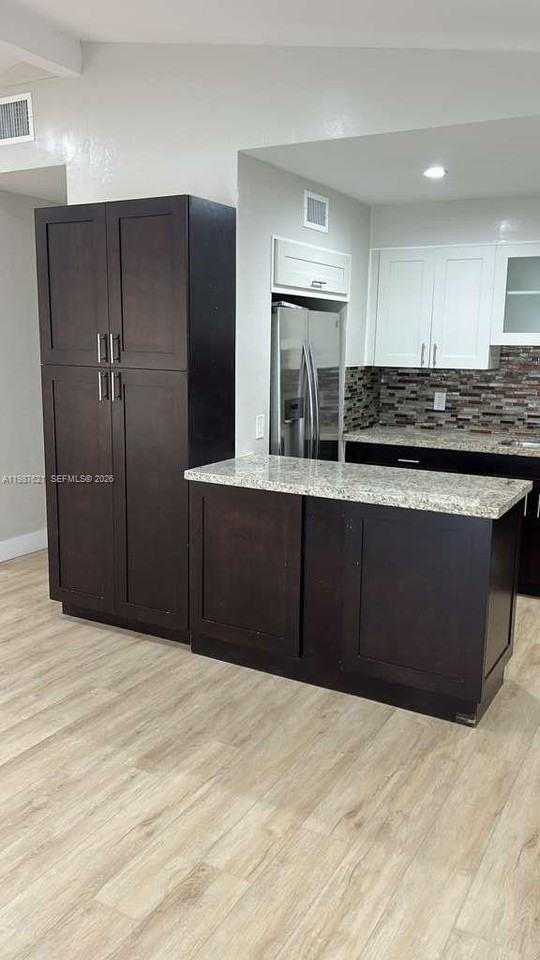 630 Se 3rd Pl - Photo 4 of 12