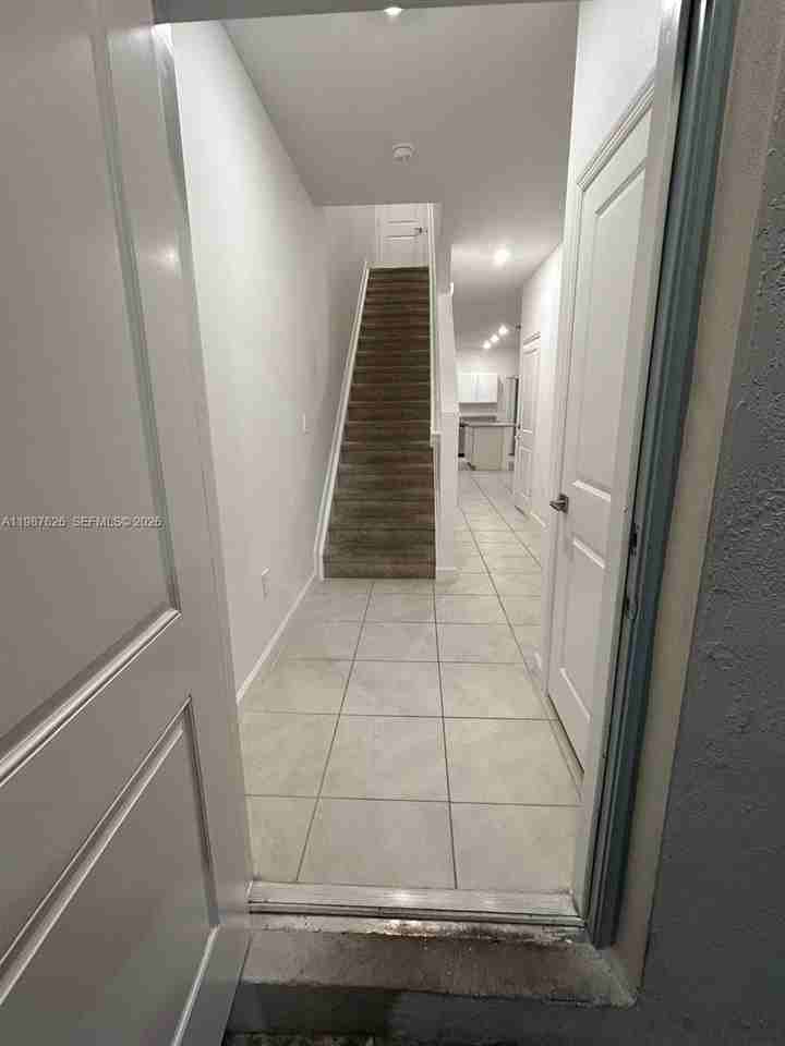 624 Sw 12th St - Photo 3 of 14