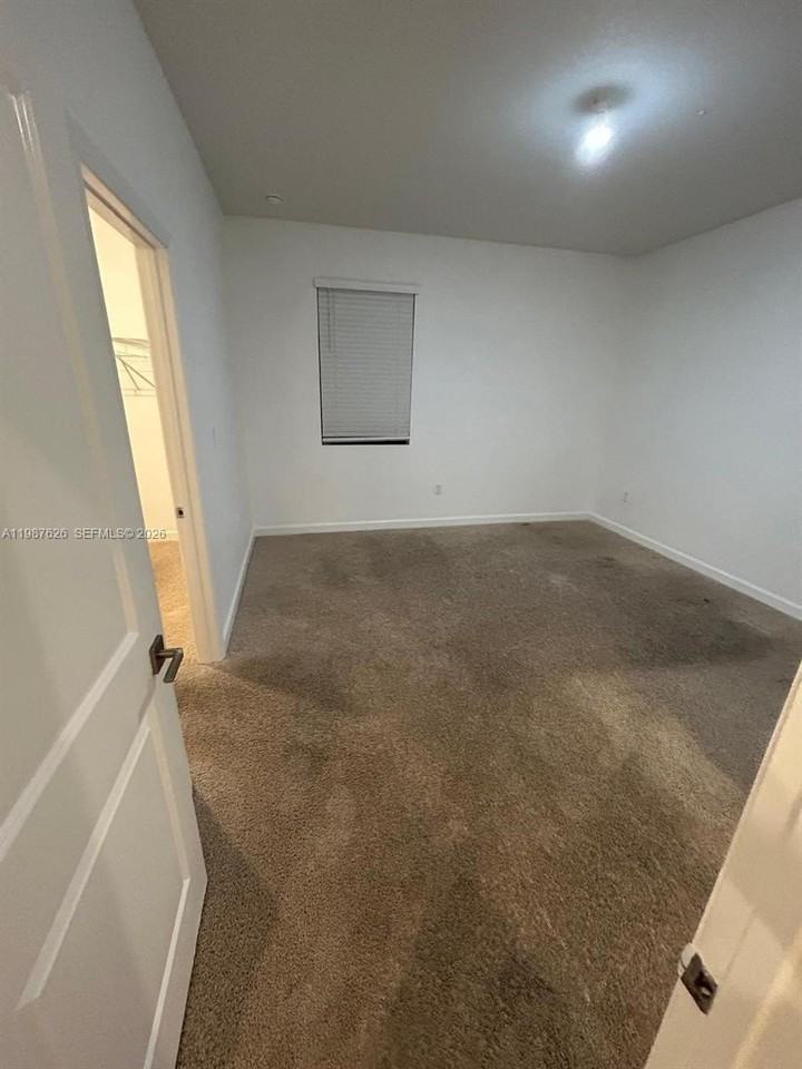 624 Sw 12th St - Photo 4 of 14