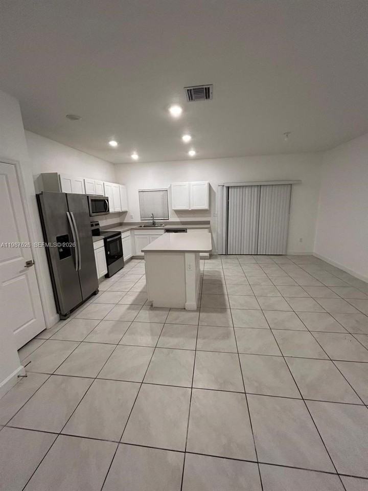 624 Sw 12th St - Photo 5 of 14