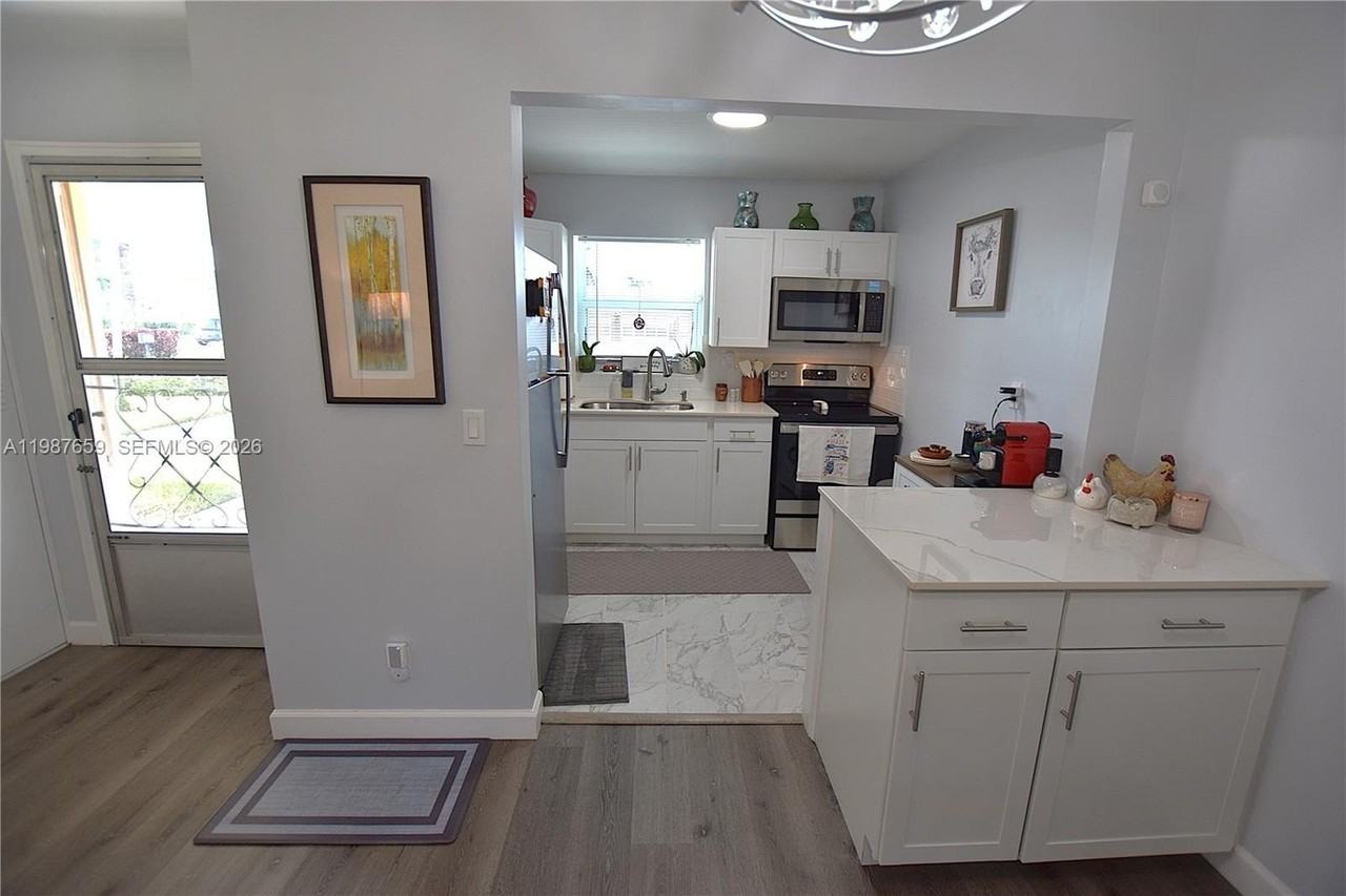 2572 Emory Dr E #F - Photo 4 of 50