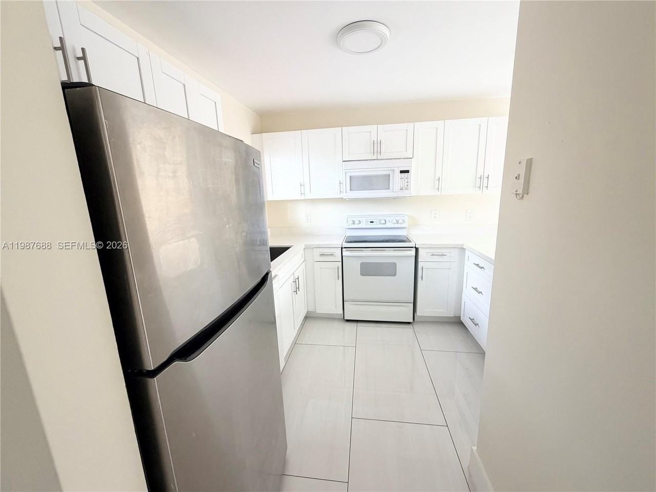 6205 Kendale Lakes Cir #288 - Photo 2 of 17