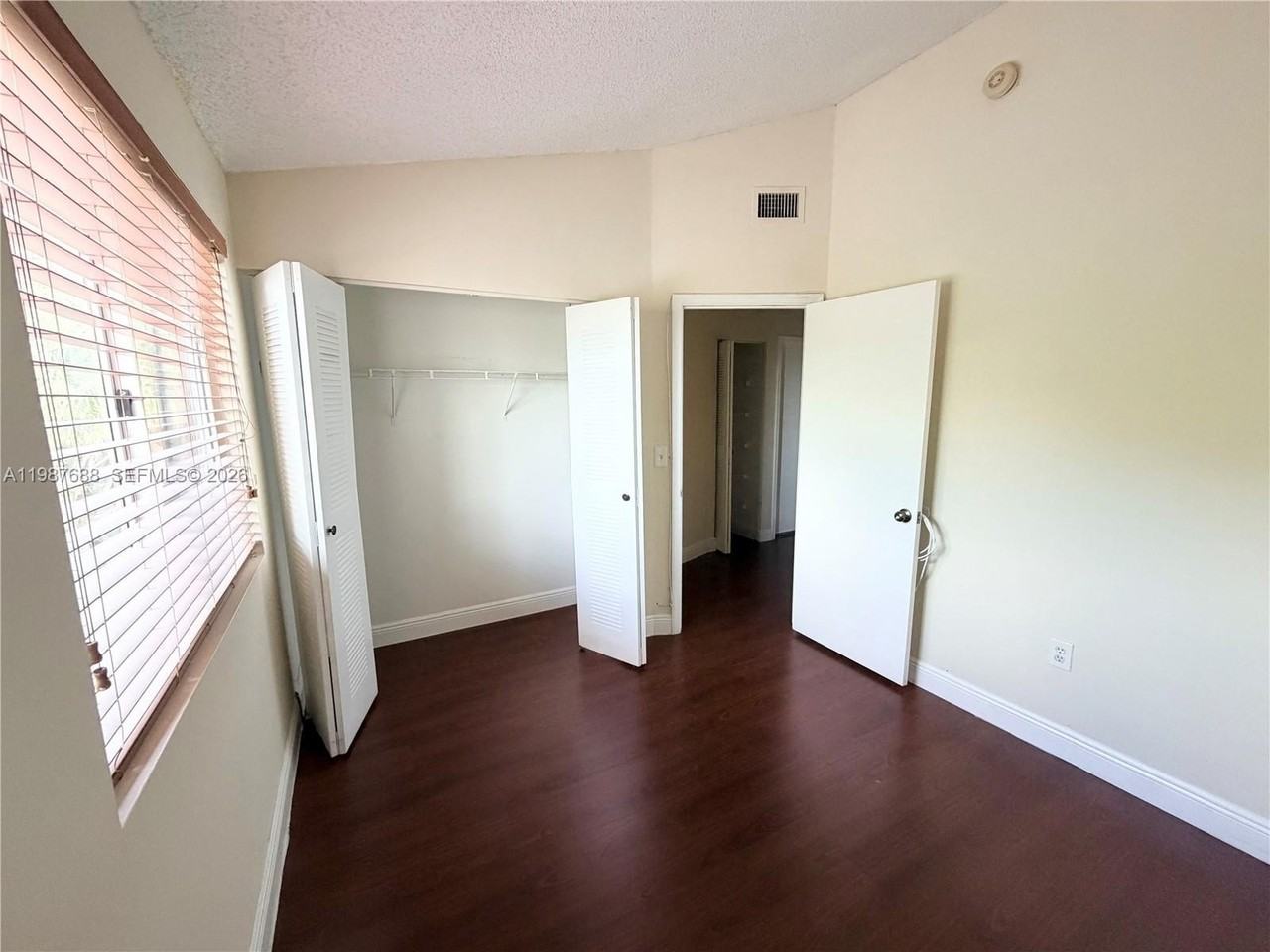 6205 Kendale Lakes Cir #288 - Photo 6 of 17