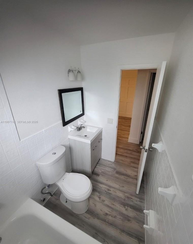 1467 Sw 3rd St #2 - Photo 7 of 12