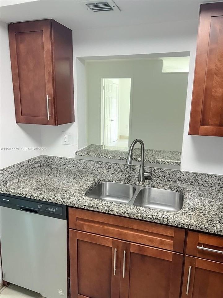 3610 Nw 21st St #104 - Photo 4 of 16