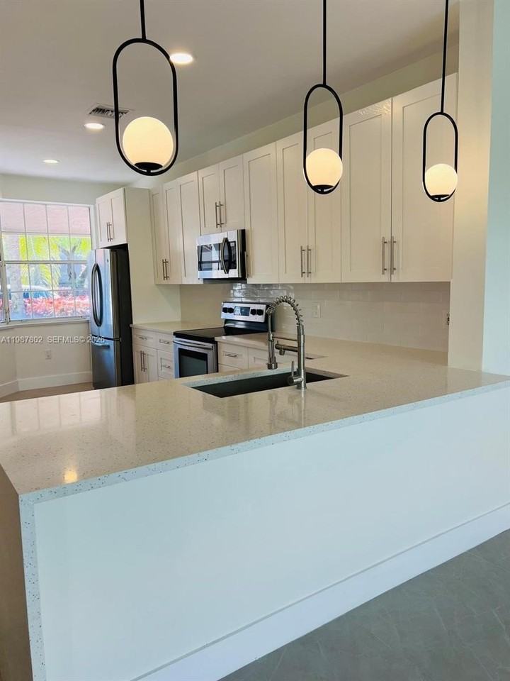 20951 Via Oleander #C - Photo 4 of 28