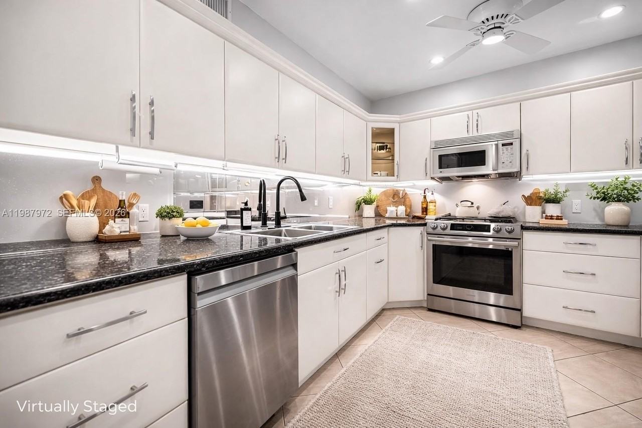 4020 N Hills Dr #2 - Photo 3 of 50