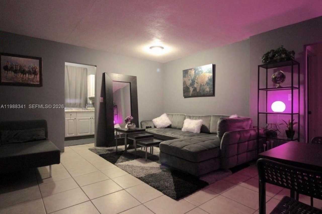 2120 Ne 168th St #C - Photo 5 of 17