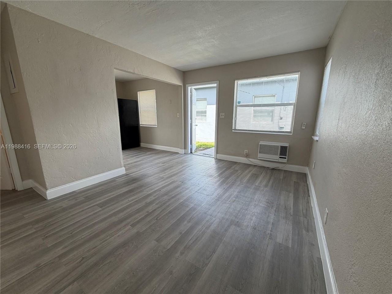 2300 Douglas St #5 - Photo 3 of 12