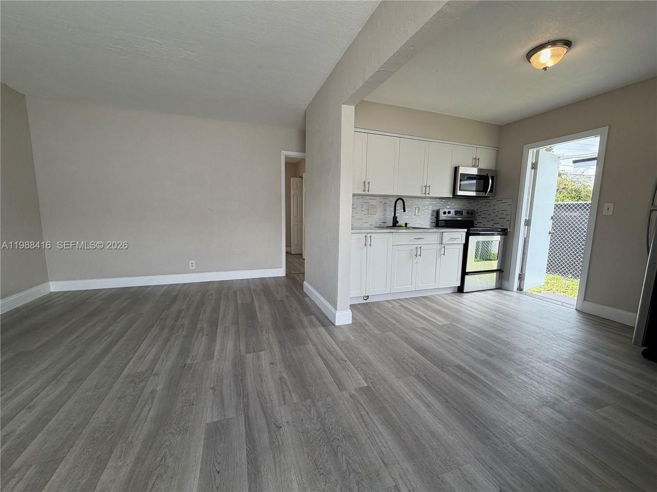 2300 Douglas St #5 - Photo 5 of 12