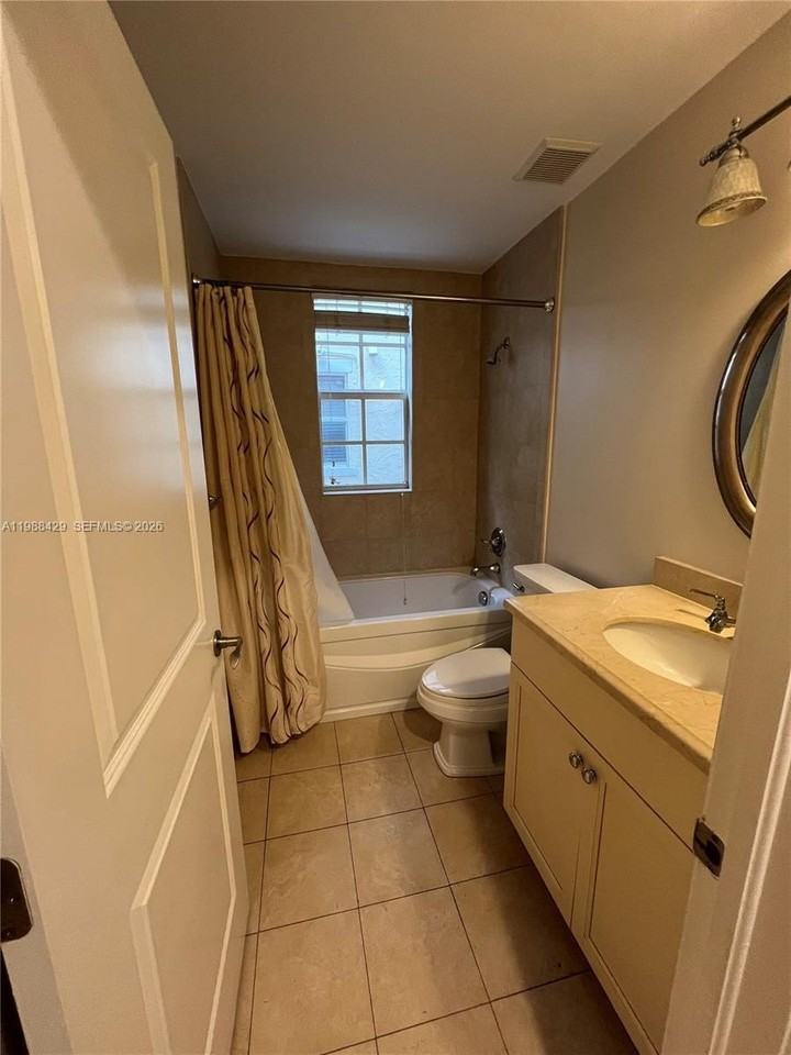 481 Menendez Ave #9 - Photo 3 of 7