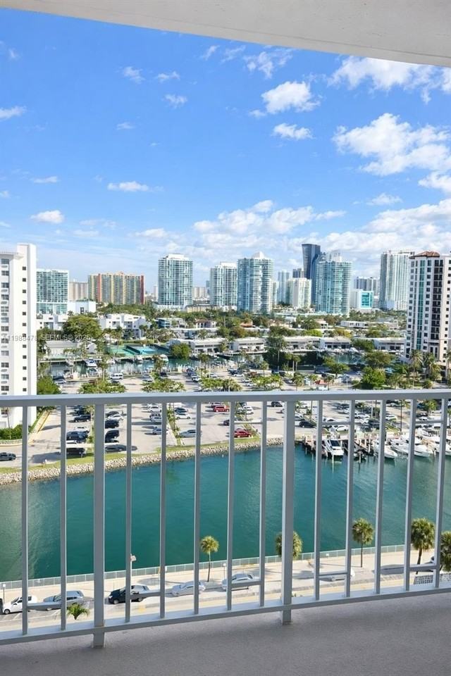 500 Bayview Dr #1225 - Photo 6 of 13