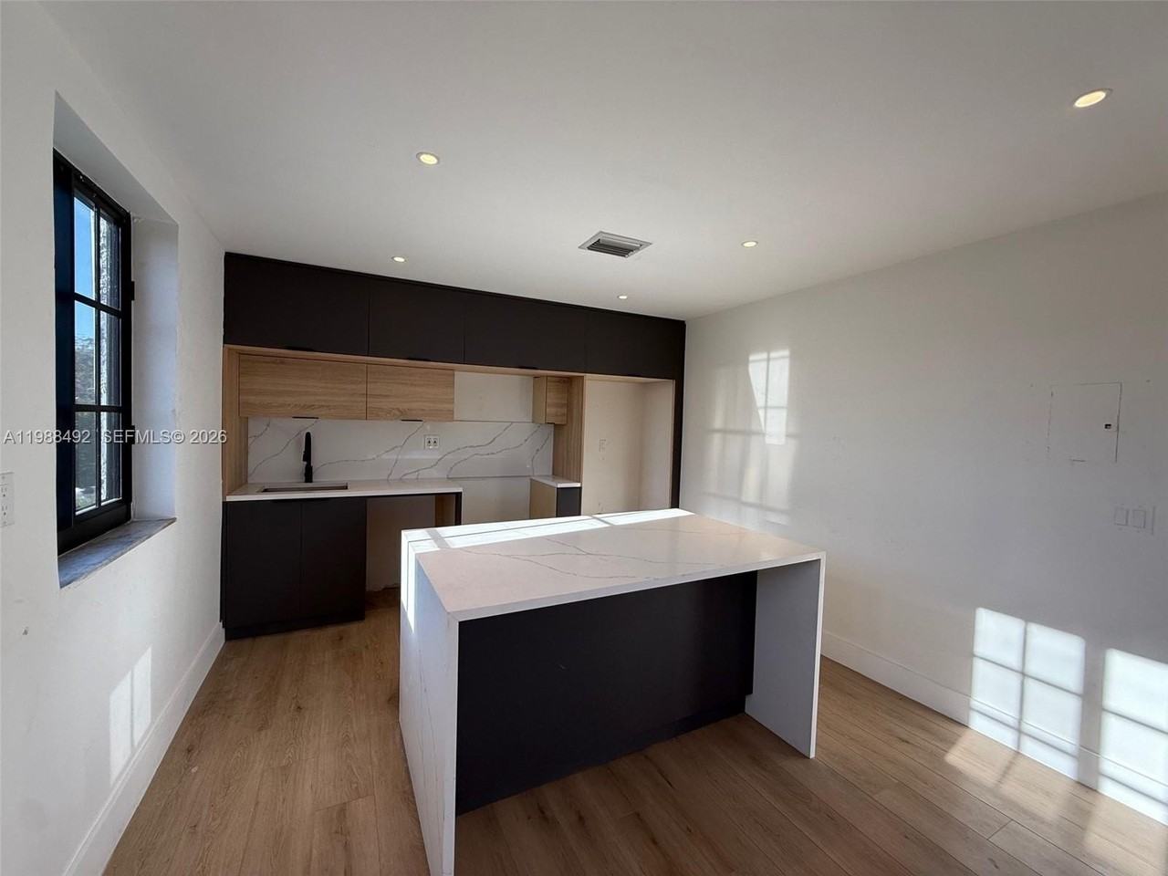 1716 Sw 11th St #4 - Photo 2 of 11