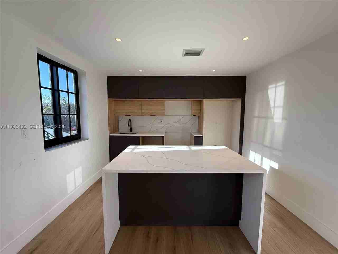 1716 Sw 11th St #4 - Photo 3 of 11