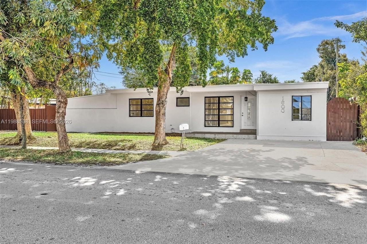 1600 Sw 9th St - Photo 2 of 50