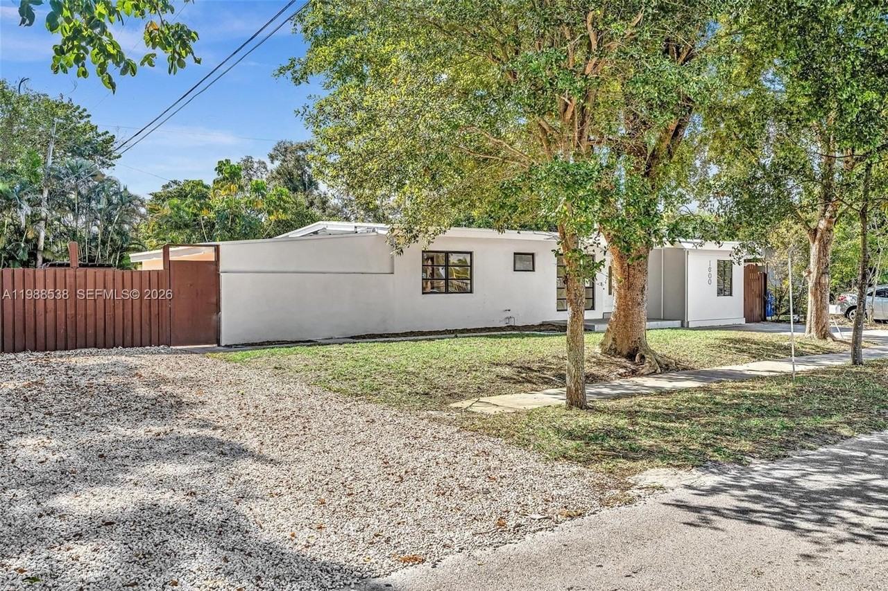 1600 Sw 9th St - Photo 3 of 50