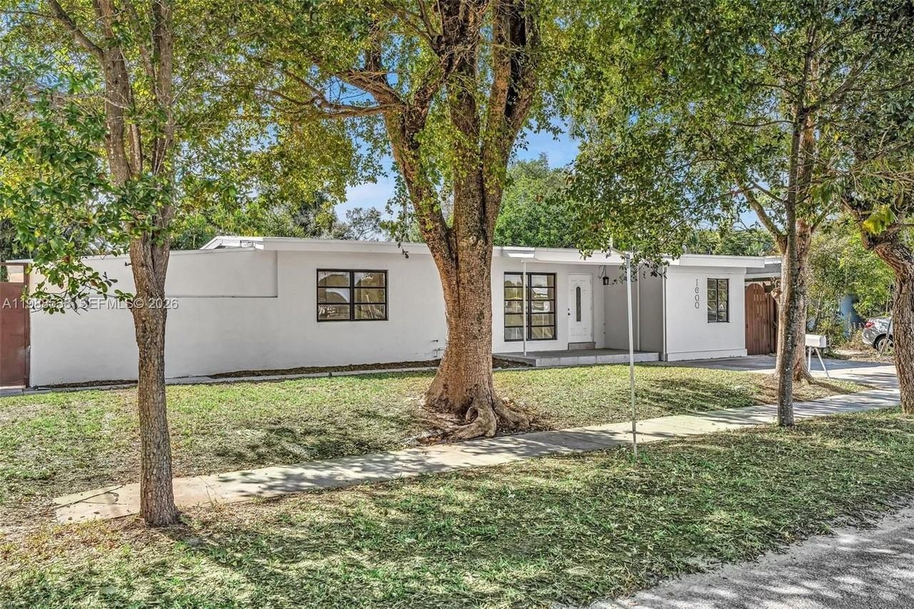 1600 Sw 9th St - Photo 4 of 50