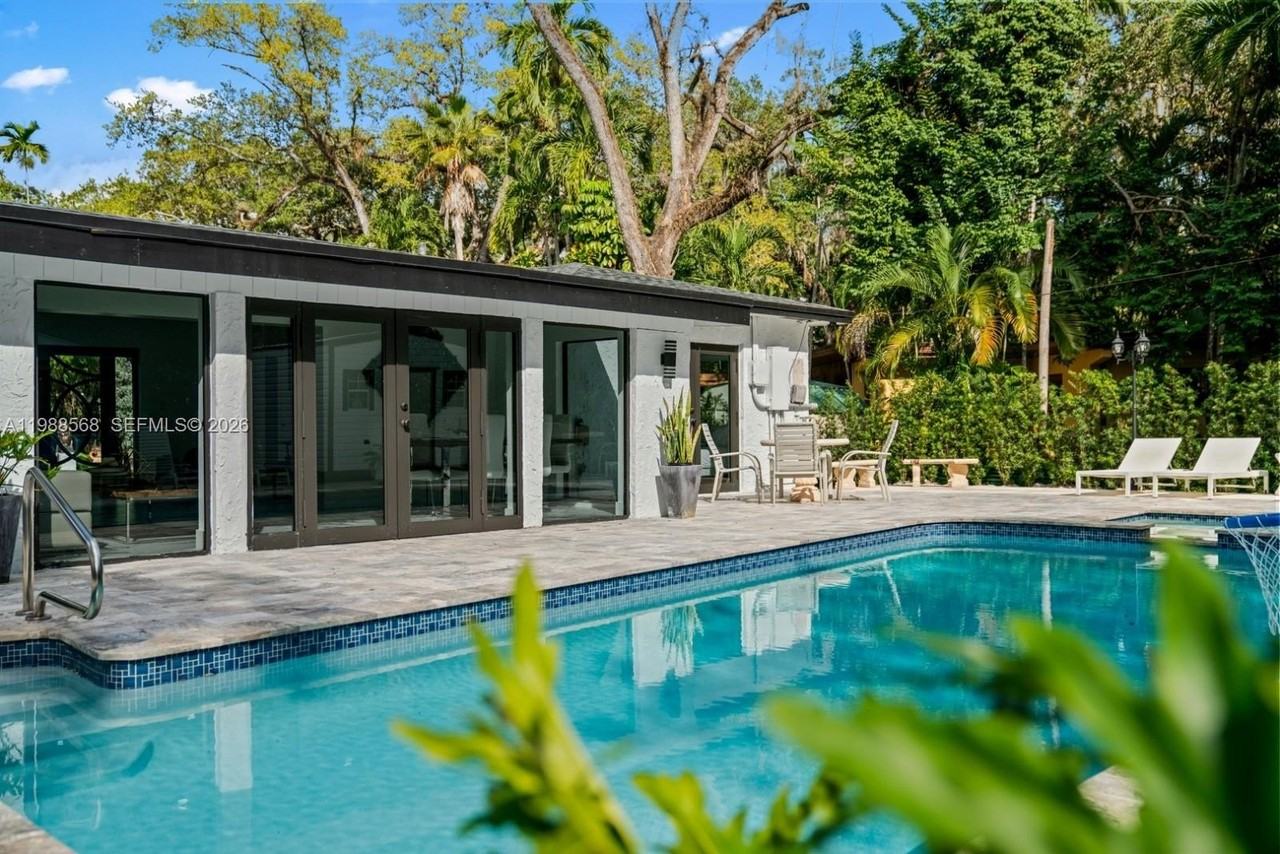 1730 Ne 137th Ter #0 - Photo 3 of 40