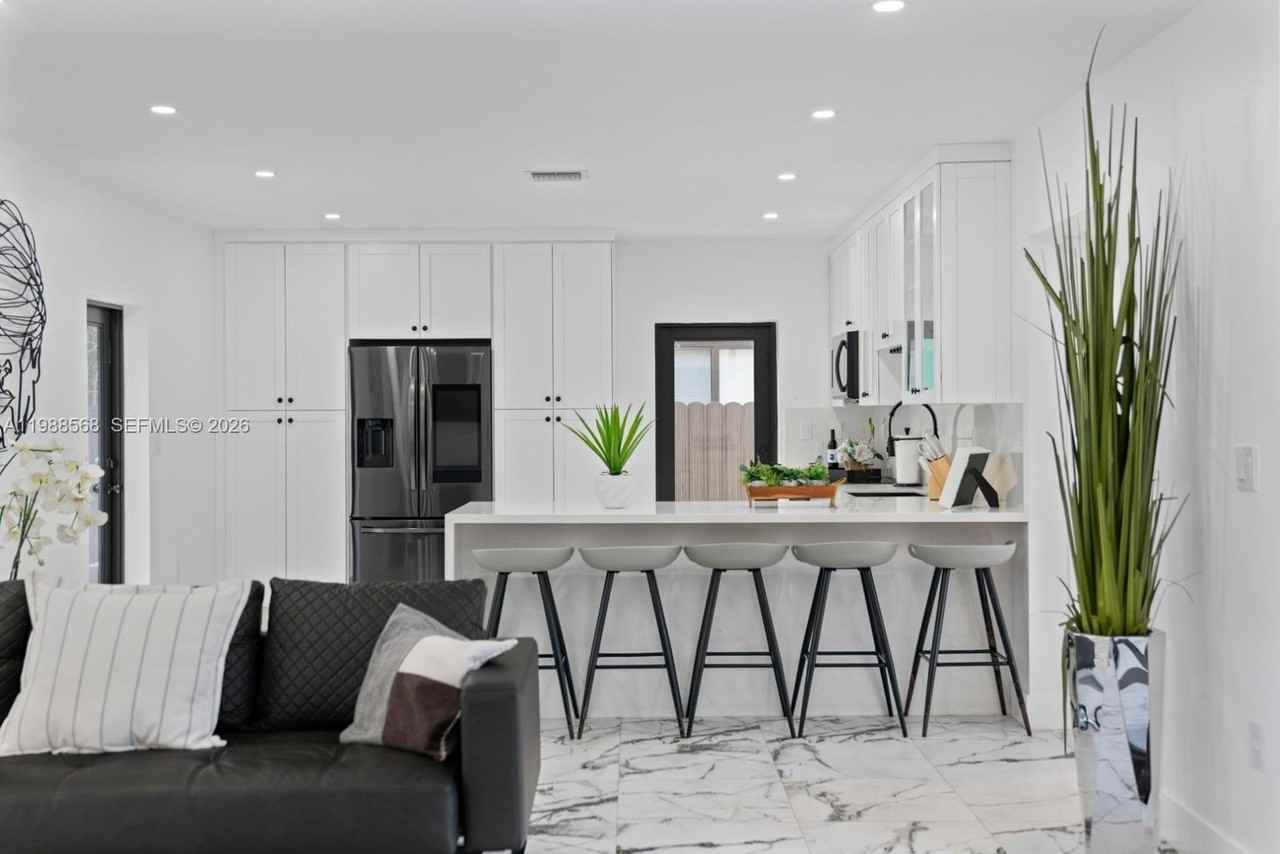 1730 Ne 137th Ter #0 - Photo 5 of 40