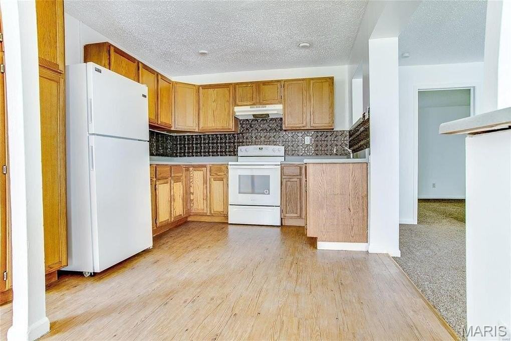 936 Guenzler Dr - Photo 5 of 8