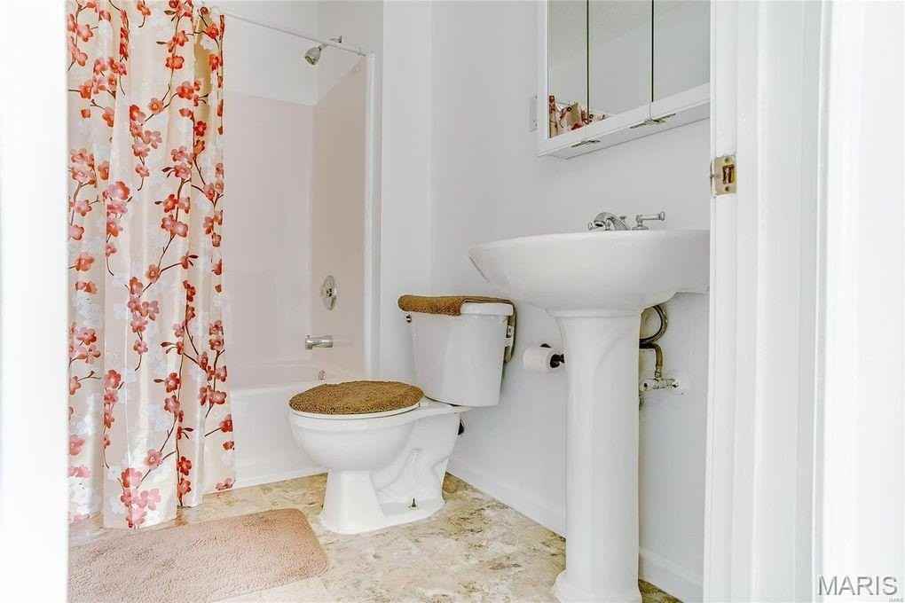 936 Guenzler Dr - Photo 7 of 8