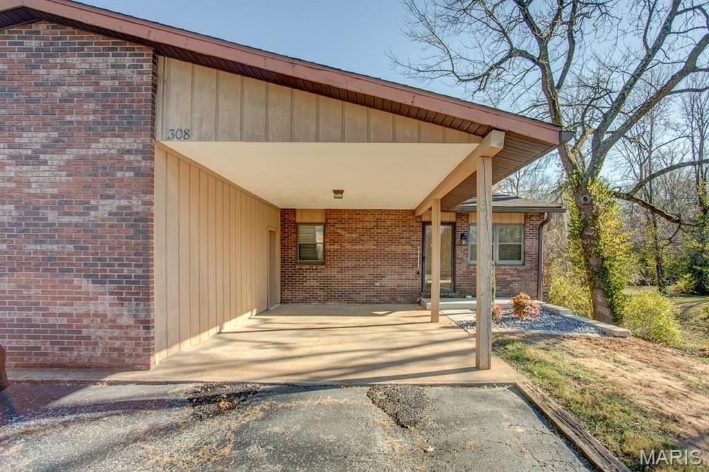 308 Bobbie Dr - Photo 2 of 14