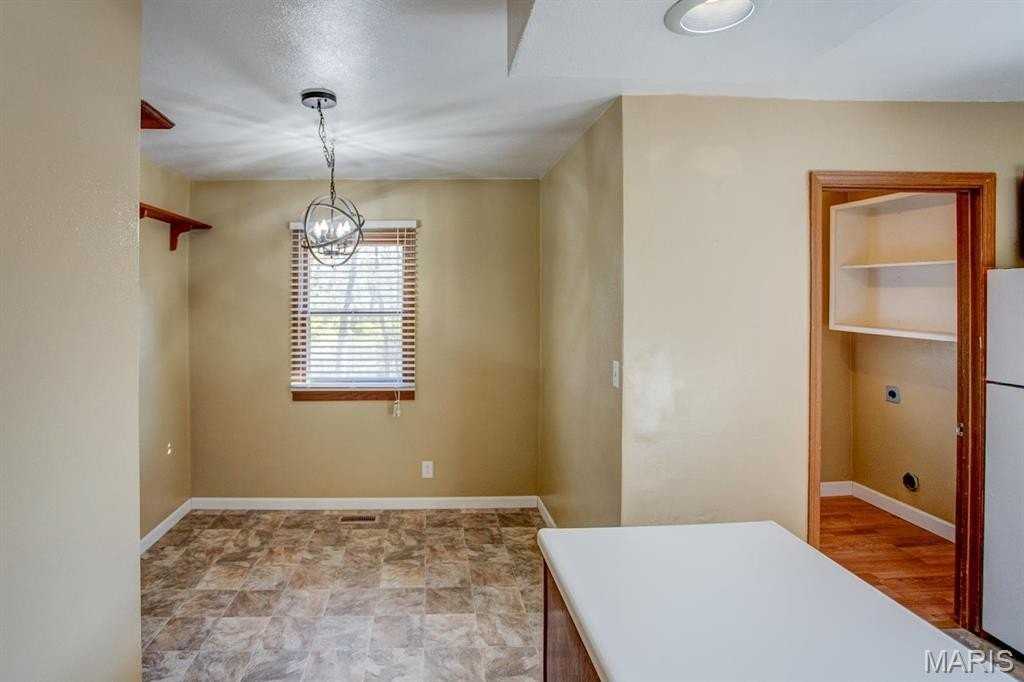 308 Bobbie Dr - Photo 4 of 14