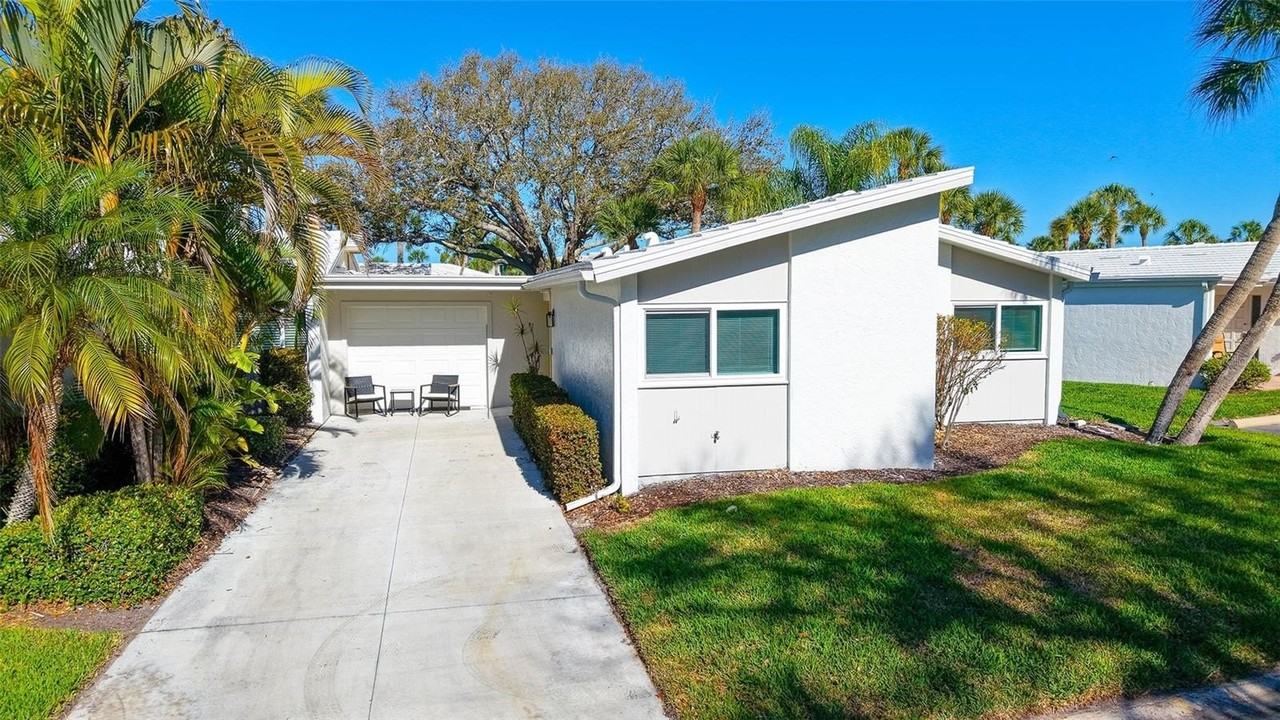 131 Whispering Sands Cir #V33 - Photo 3 of 50