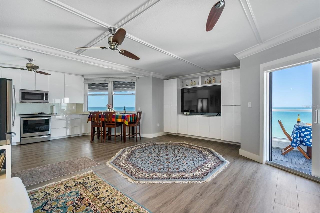 1050 Longboat Club Rd #506 - Photo 6 of 32