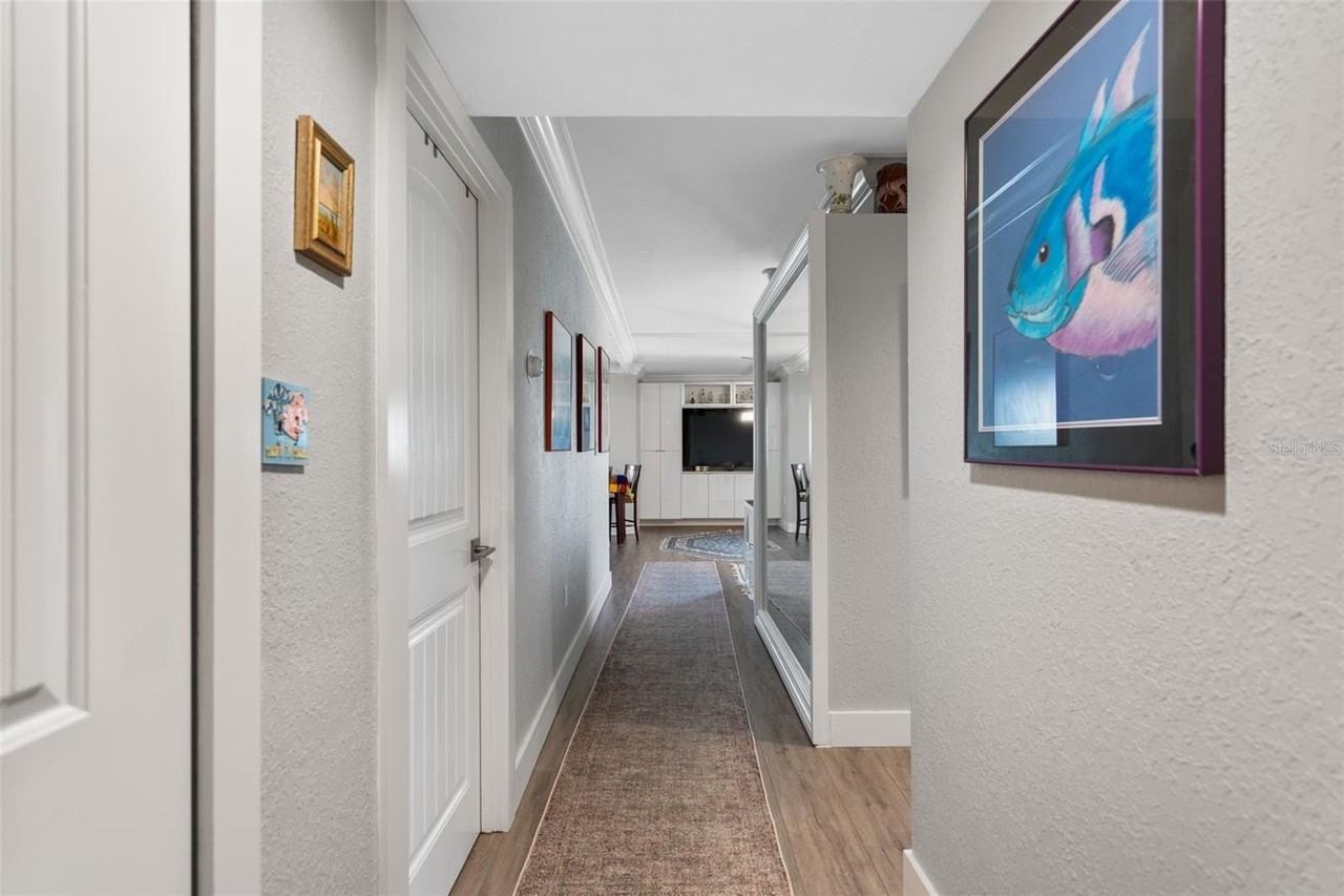 1050 Longboat Club Rd #506 - Photo 7 of 32