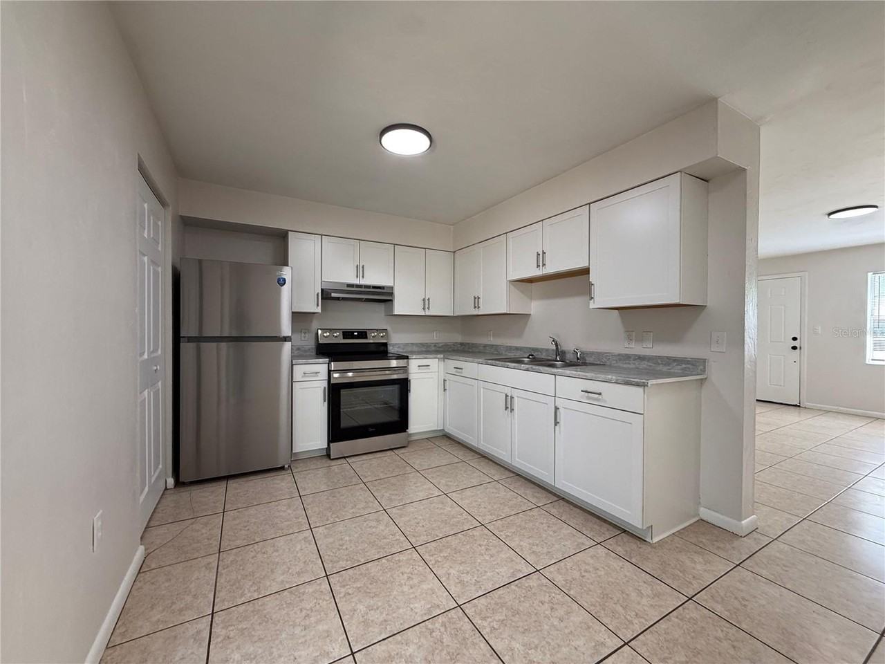 6104 Sw 12th Pl - Photo 4 of 8