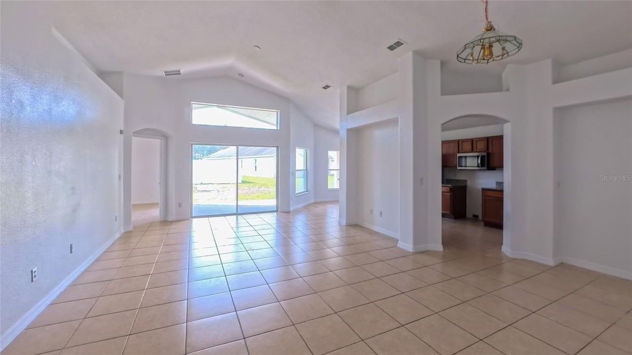 2731 Corybrooke Ln - Photo 5 of 8