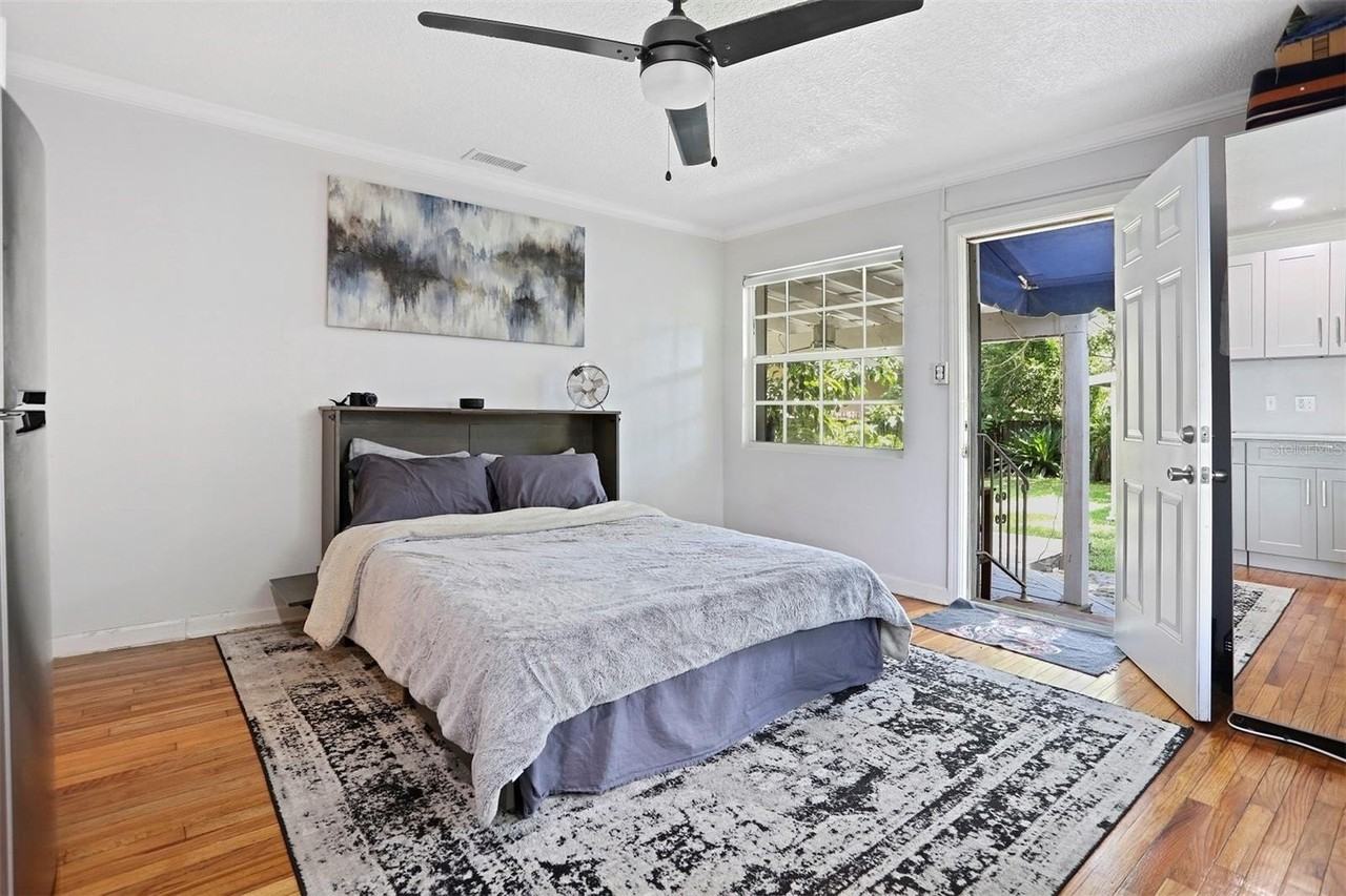 322 E Kaley St #B - Photo 3 of 8