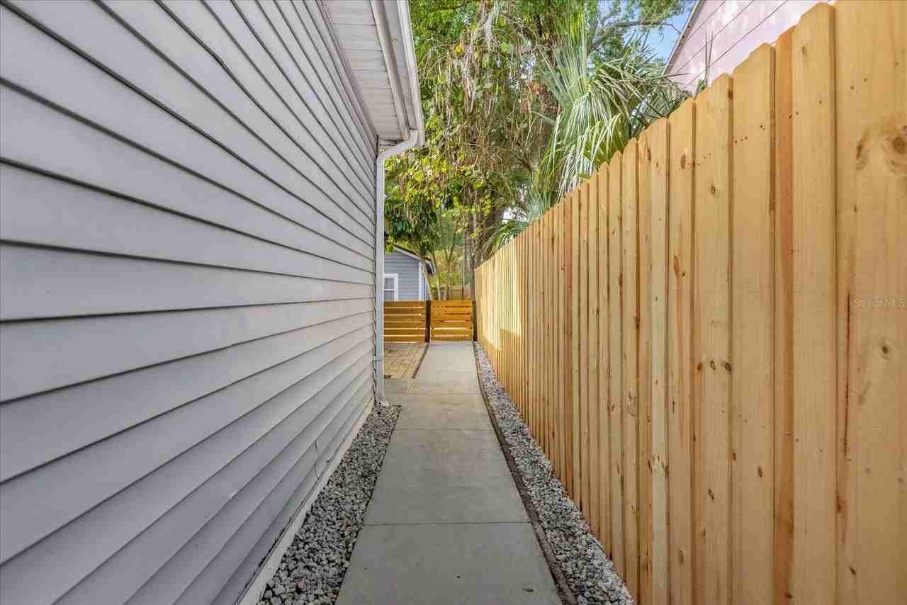 322 E Kaley St #B - Photo 6 of 8