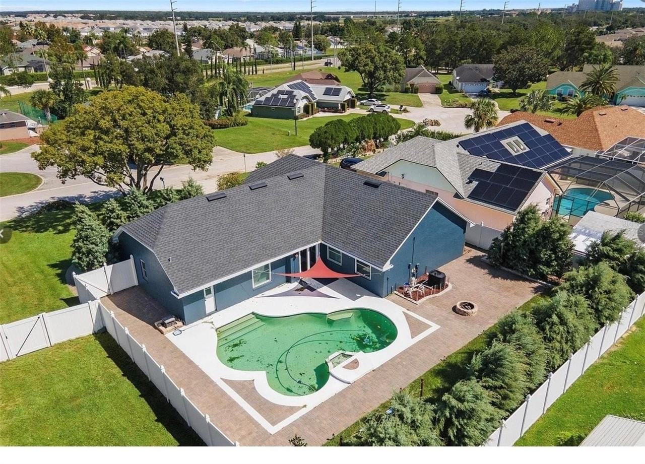 5517 Loma Vista Dr E - Photo 2 of 11