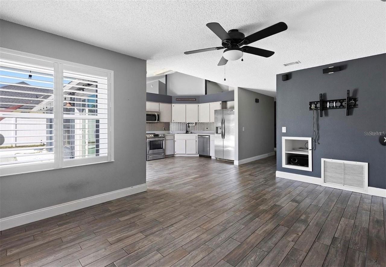 5517 Loma Vista Dr E - Photo 4 of 11