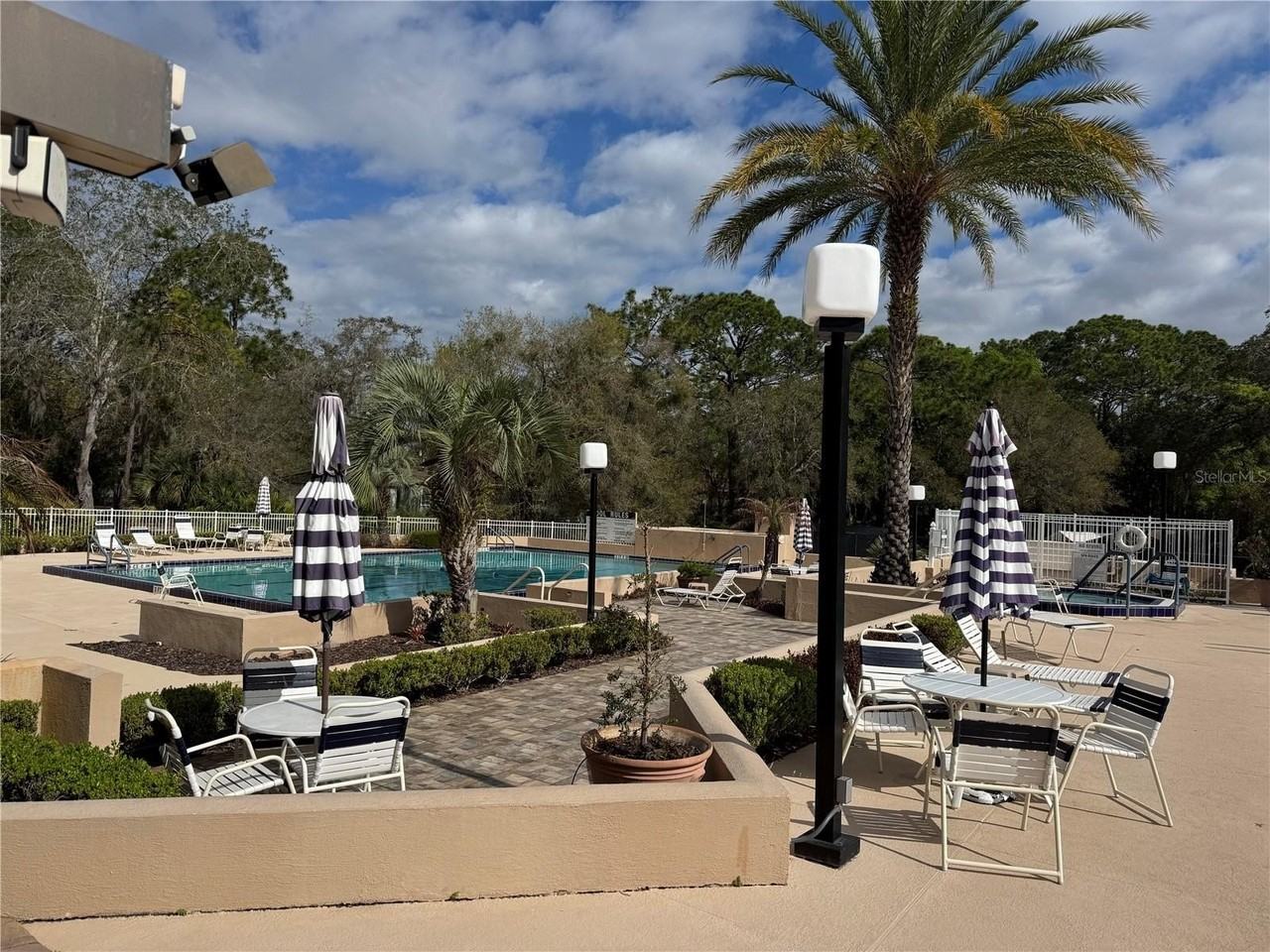 603 W Club Blvd - Photo 4 of 27